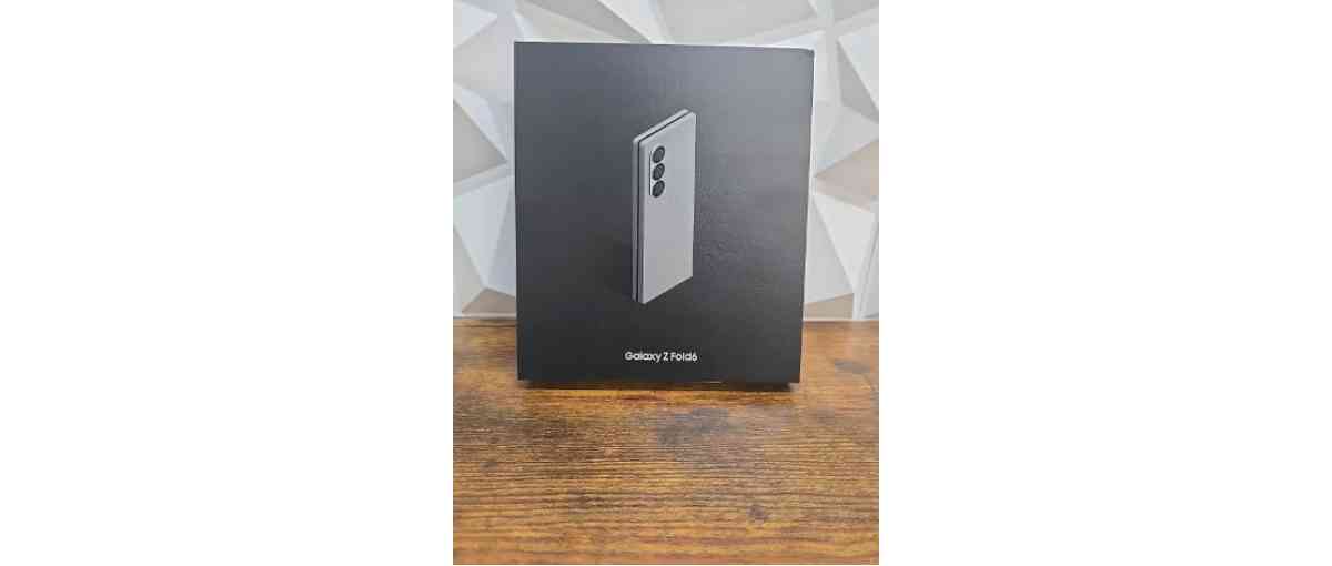 Samsung Galaxy Z Fold 6 512GB Unlocked  Silver Shadow NEW - Kirksville, Missouri - FleaMarketBay