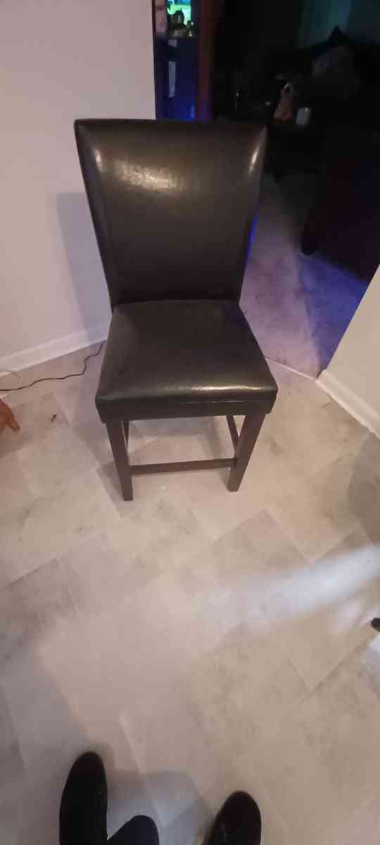 kitchen table and chairs - Glen Burnie, Maryland - FleaMarketBay