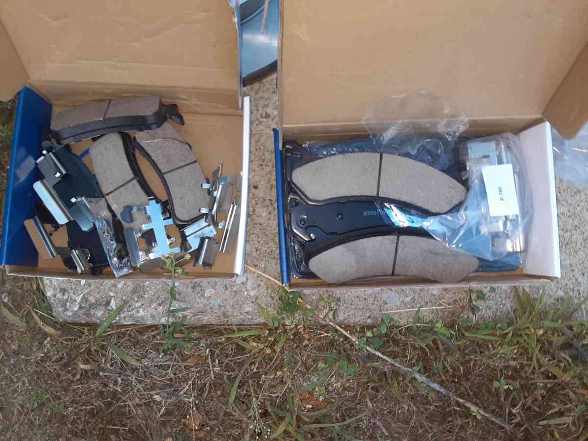 08and up front and back rotorsand brake pads - Kingsport, Tennessee - FleaMarketBay