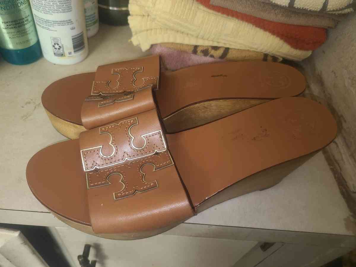 tory burch leather platforms size 8 brown color - Phoenix, Arizona