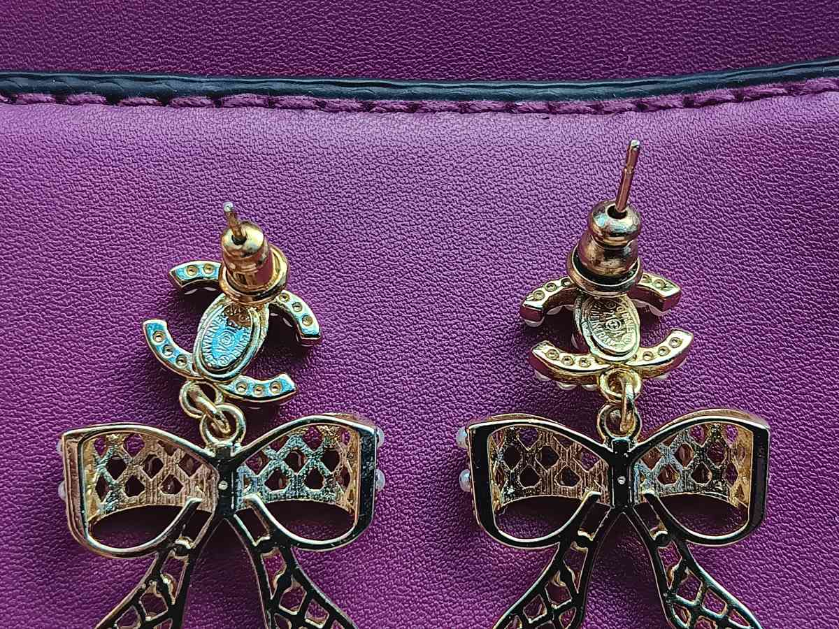 Chanel BOW earrings - Santa Cruz, California - FleaMarketBay