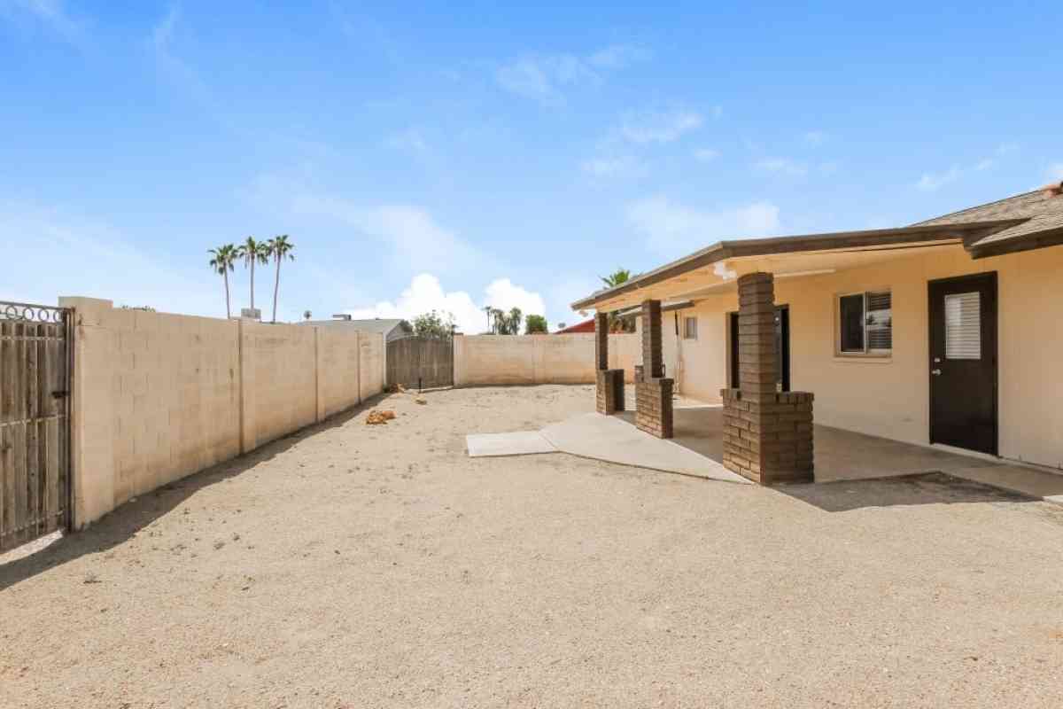 House - Alpine, Arizona - FleaMarketBay