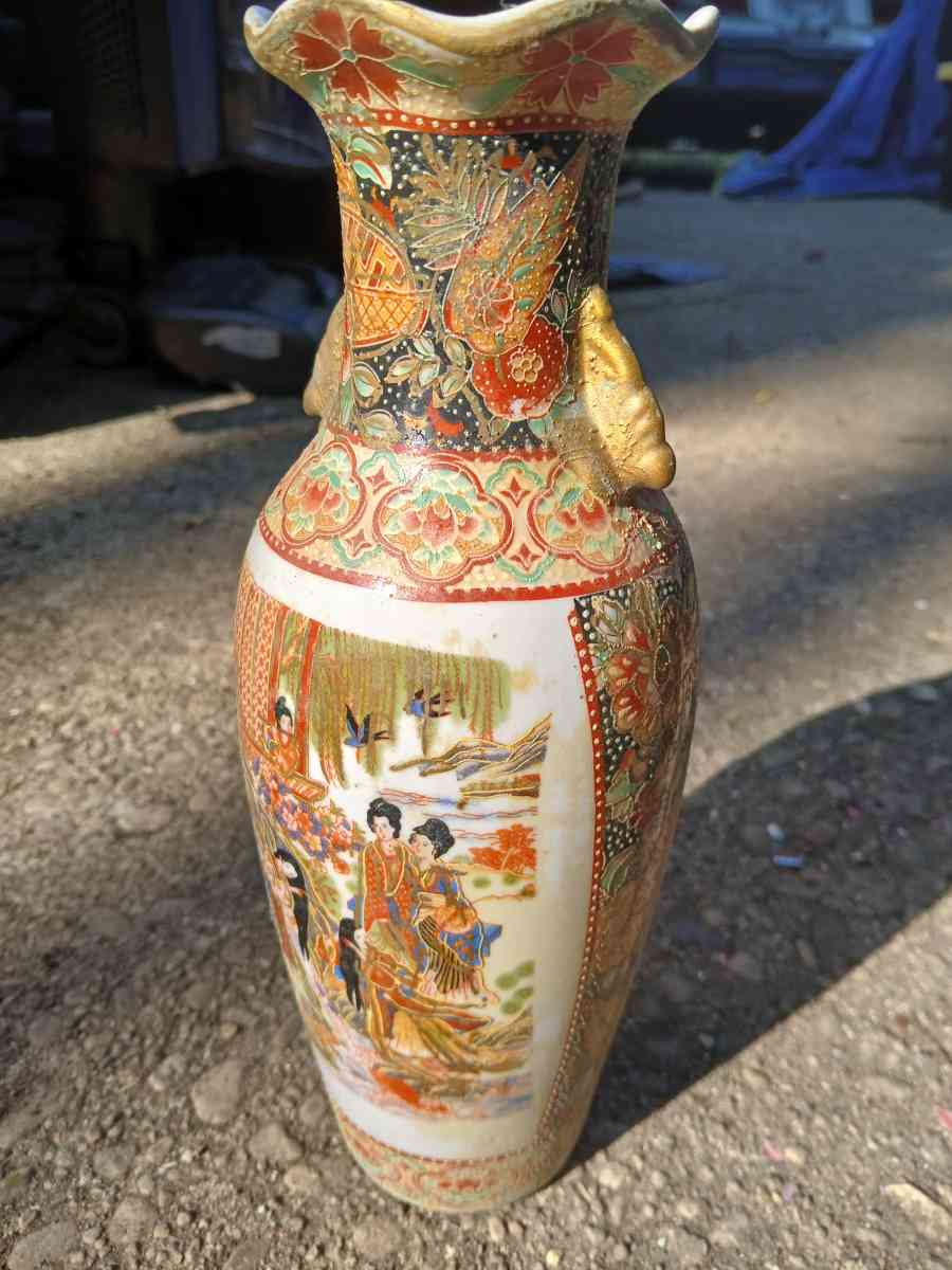 Japanese Satsuma Gold Gilded Porcelain Vase Height  10 - Dayton, Ohio - FleaMarketBay