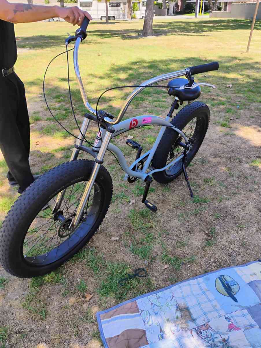 tracer avalone gt 7 fat tire cruiser - Westminster, California - FleaMarketBay
