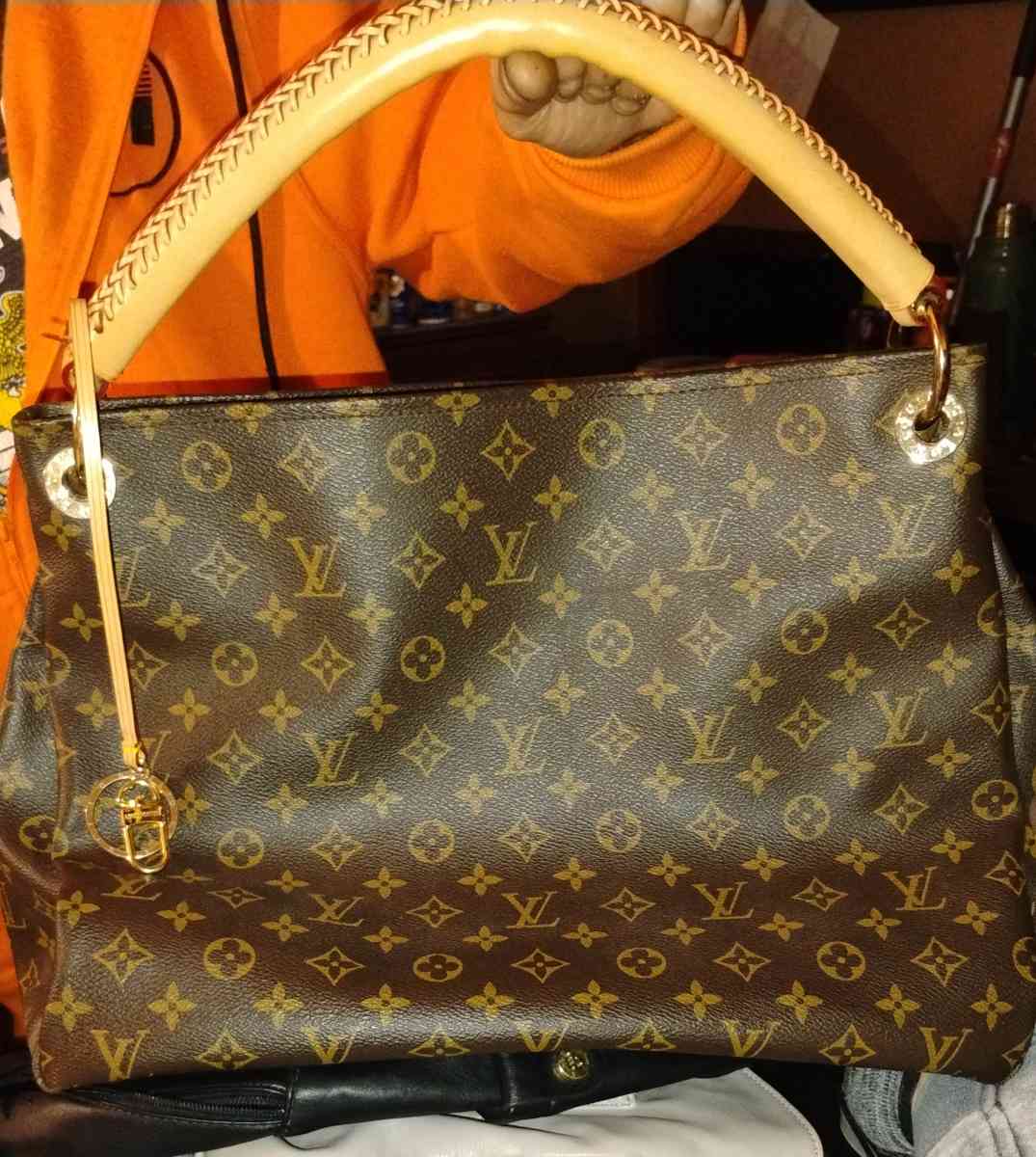 Louis Vuitton Artsy MM Monogram Shoulder Bag Tote Purse - Champaign, Illinois