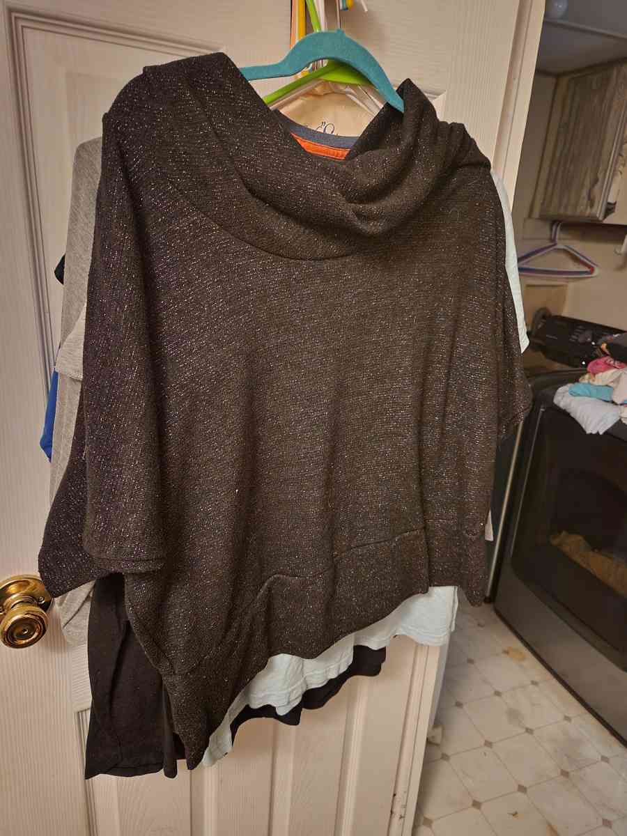 2x sweater - Simpson, Louisiana