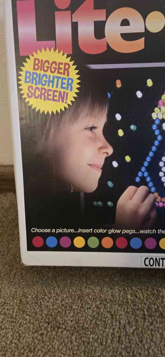 Basic Fun Hasbro Lite Brite 255 Piece Art Set - Ripon, Wisconsin - FleaMarketBay