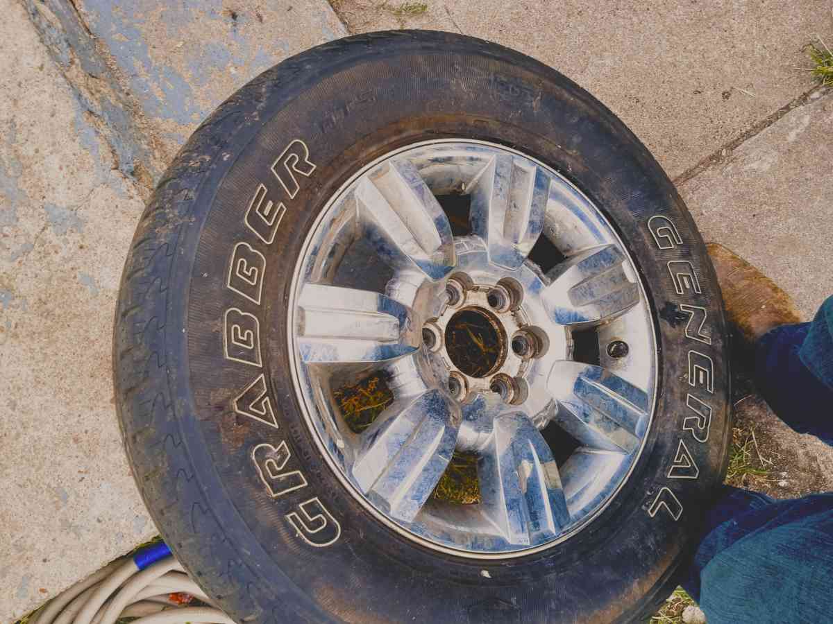 18 in 6 lug Chevy rims x3 - Wichita, Kansas - FleaMarketBay