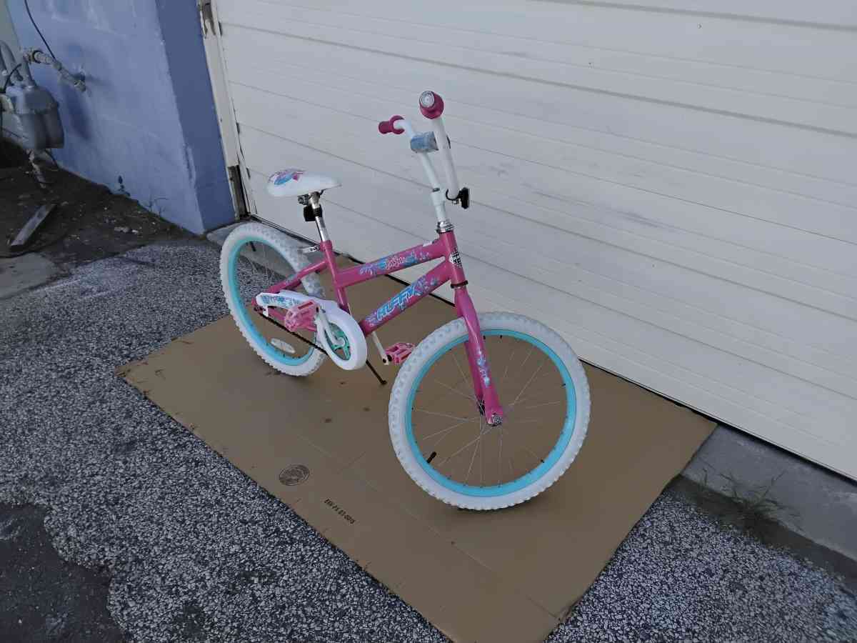 Nice Girls 20 Huffty Sea Star Bicycle and Like New - Williamstown, New Jersey - FleaMarketBay