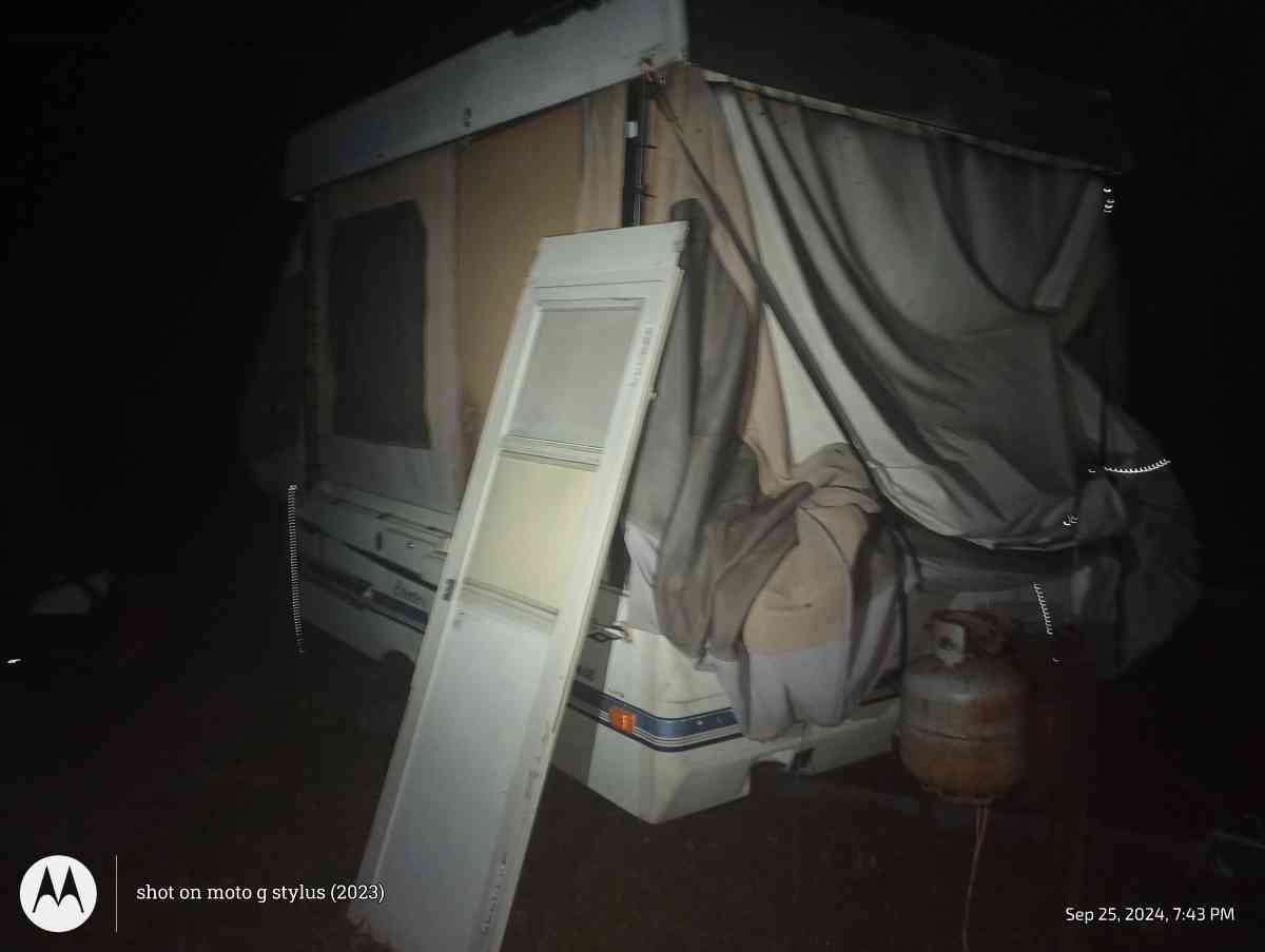 pop up camper - Wallace, North Carolina - FleaMarketBay