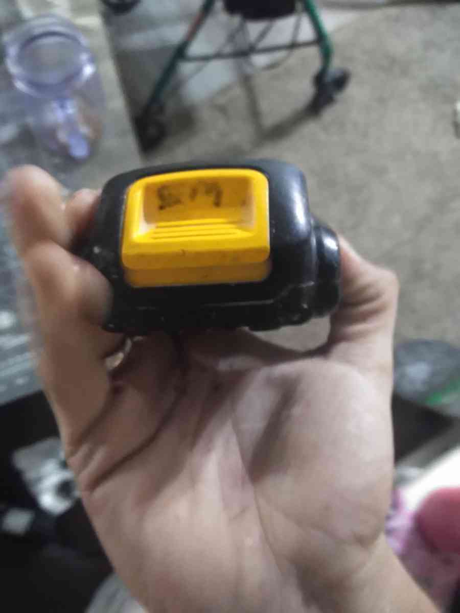 DeWalt 20v battery - Dallas, Texas - FleaMarketBay