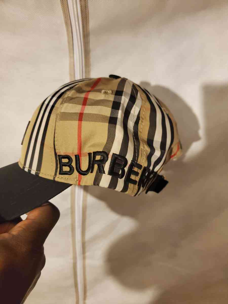 Burberry logo hat - Chester, Virginia - FleaMarketBay
