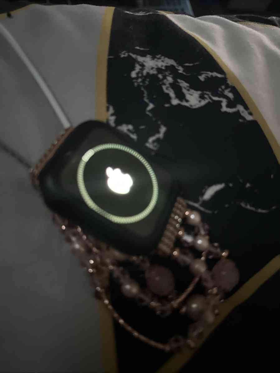 AirPods and appple watch - Cleveland, Ohio