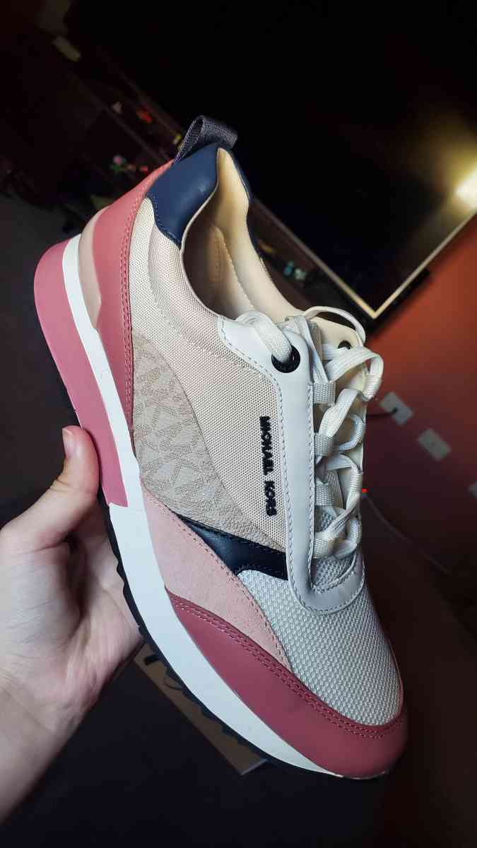 NEW Micheal Kors Womens Shoes size 9 JOLIET PICKUP ONLY - Joliet, Illinois - FleaMarketBay