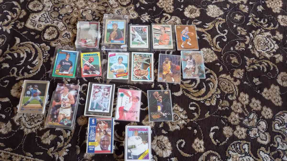 Basketball and Football Collectors Cards - Los Angeles, California - FleaMarketBay