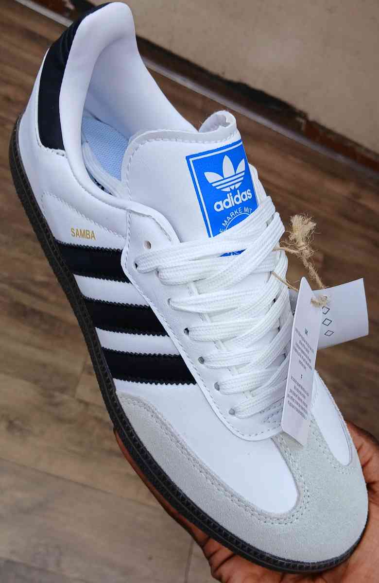 Sneakers - Jonesboro, Georgia - FleaMarketBay