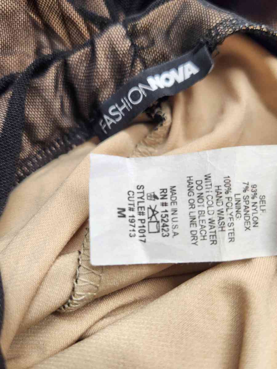 Fashion Nova Nude w Black Overlay Ruched Leggings Womens M - Kenner, Louisiana - FleaMarketBay