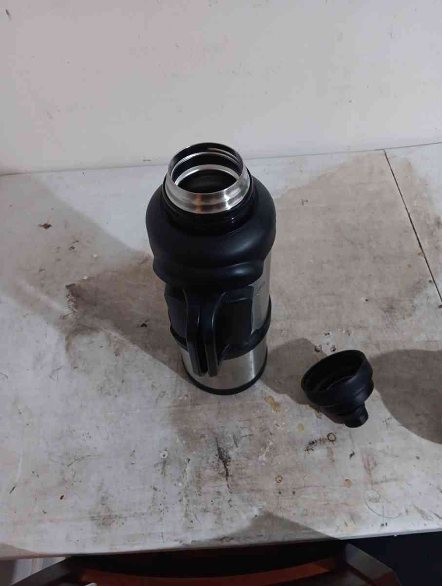 4 litre water jug - Pensacola, Florida - FleaMarketBay