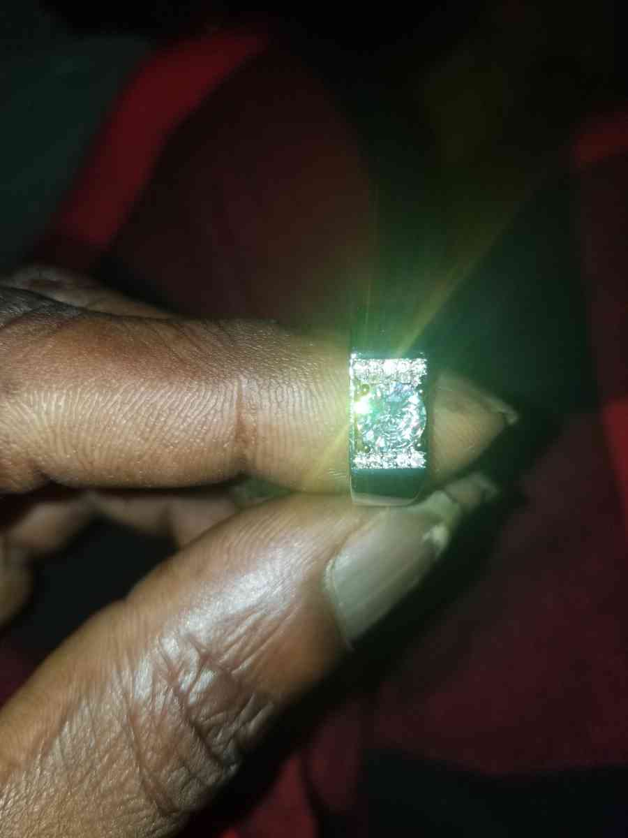 mossinaite ring - Bay Port, Michigan - FleaMarketBay