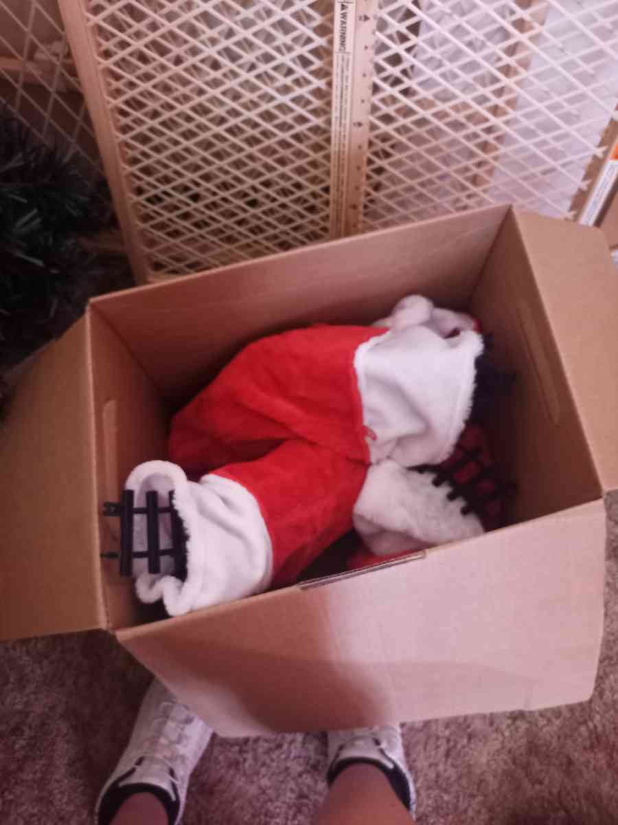 Christmas tree and additional Christmas stuff - Mountain Home, Arkansas