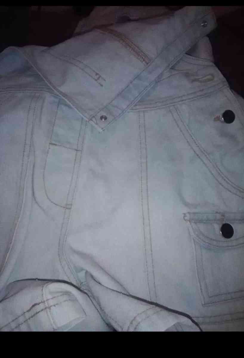 women medium jumper - Miami, Florida - FleaMarketBay