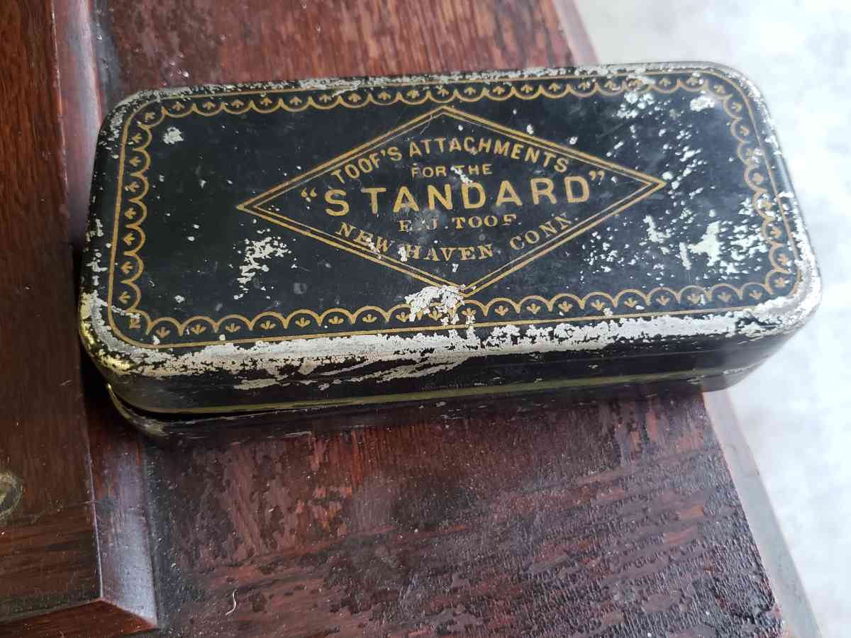 1907 Goldsmith sewing machine and table - Franklin, Indiana - FleaMarketBay