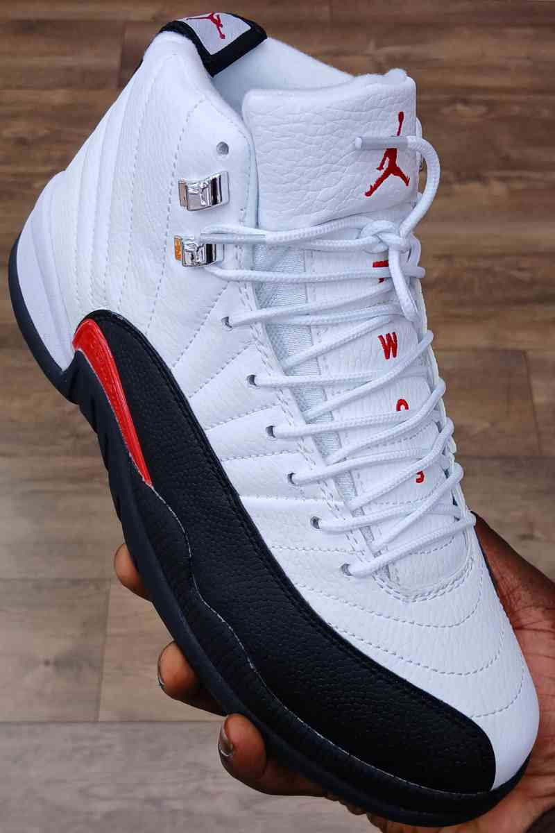 sneaker - Jonesboro, Georgia - FleaMarketBay