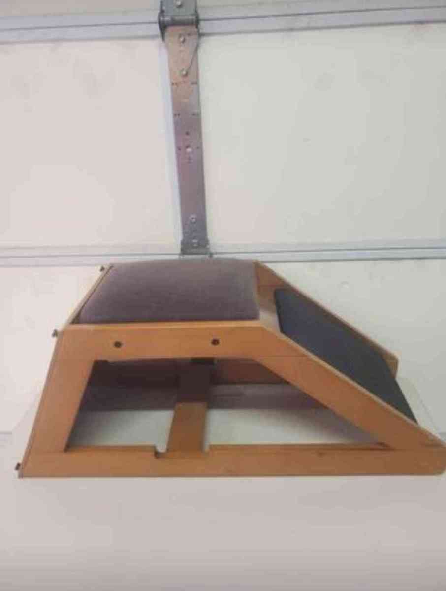 Shoe Fitting Stool  Light Colored Wood  Retail Boutique  RR - Rock Island, Tennessee