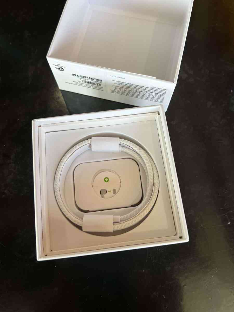Brand New AirPod Pro Max Generation 2 - Chandler, Arizona - FleaMarketBay