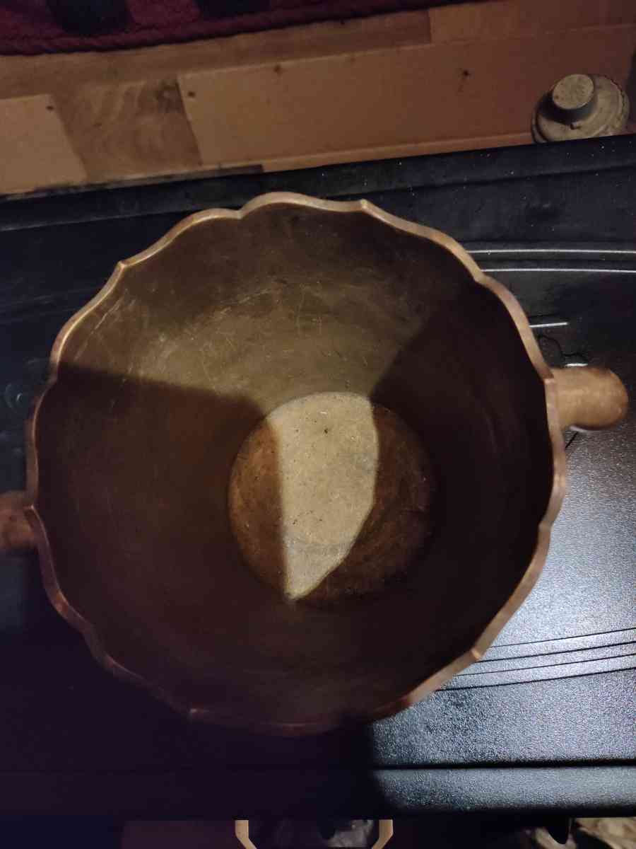 solid brass vase - Evansville, Indiana - FleaMarketBay