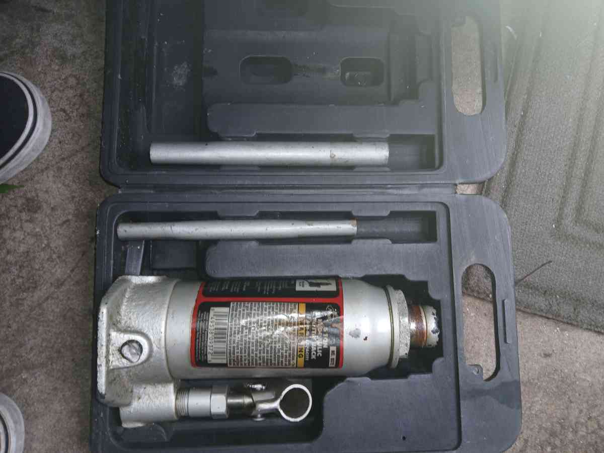 VTG Mack Hydraulics 6 Ton Bottle Jack 12000 Lb Capacity No 9