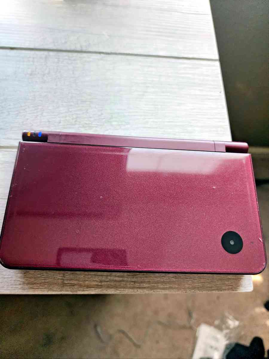Nintendo DSi XL Burgundy Color - Manteca, California - FleaMarketBay