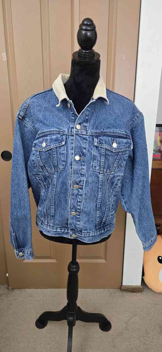 Vintage 90s Embroidery Flannel Lined Disney Store Denim Jack - Ripon, Wisconsin - FleaMarketBay