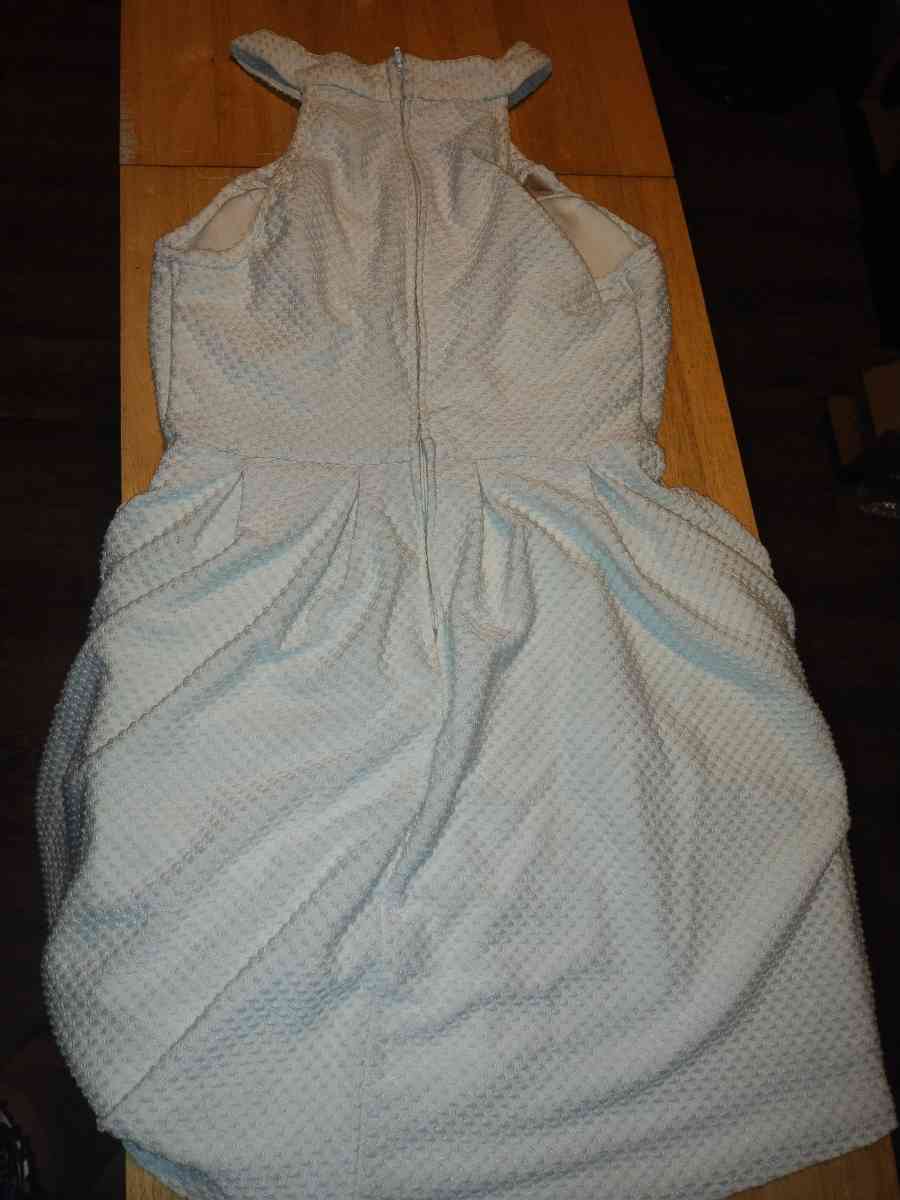 Womens white dress - Jeffersonville, Indiana - FleaMarketBay