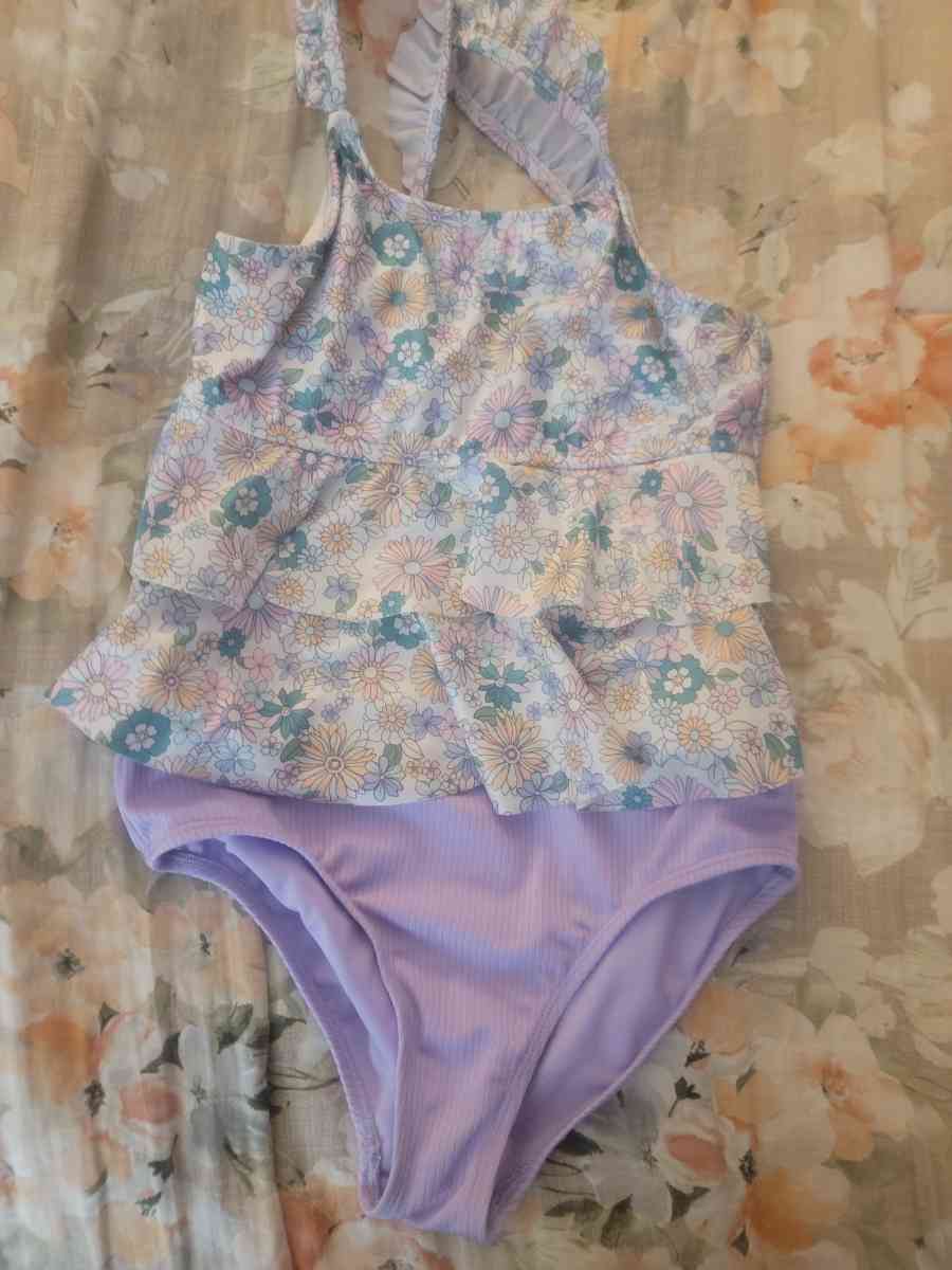 Girls clothes - Hudson, Florida - FleaMarketBay