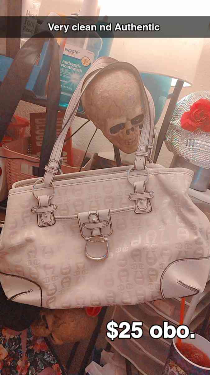 Cute Bags n Purses - Dallas, Texas - FleaMarketBay