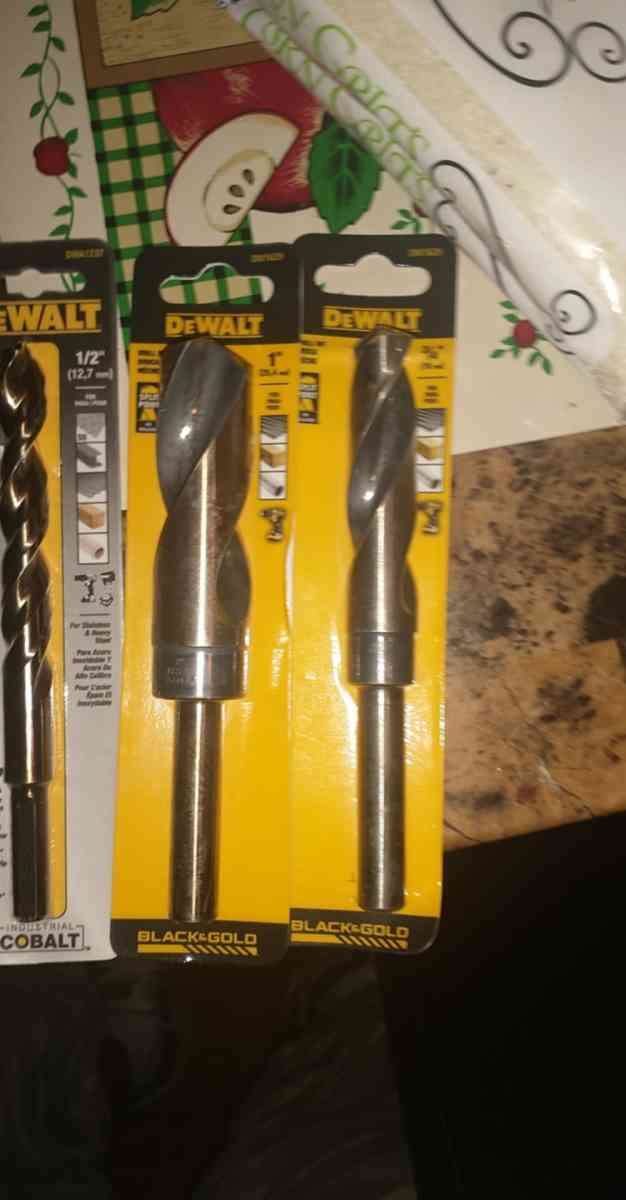 3 DeWalt  drill bits - Barbourville, Kentucky