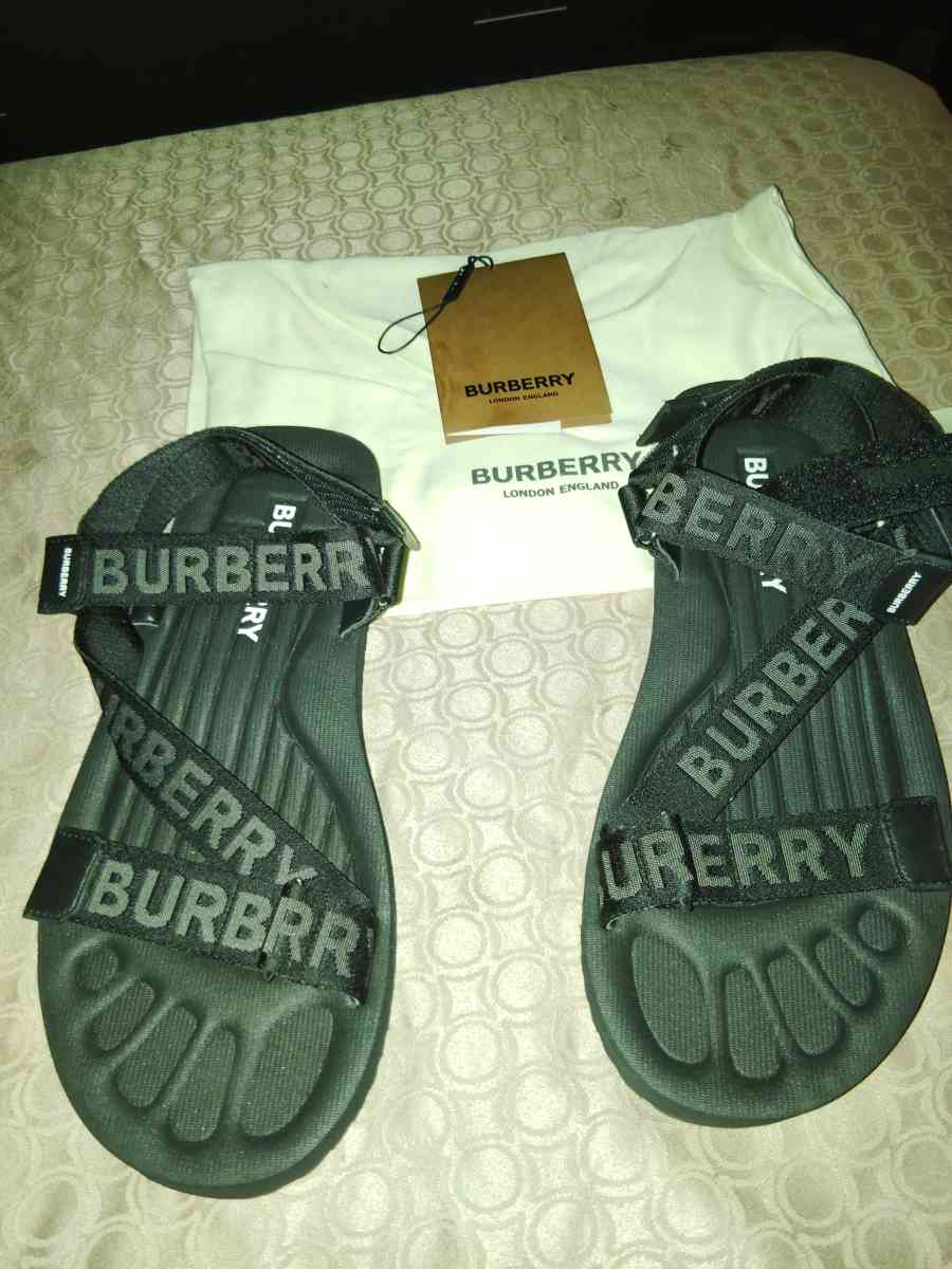 Burberry sandals size 10 - Dallas, Texas - FleaMarketBay