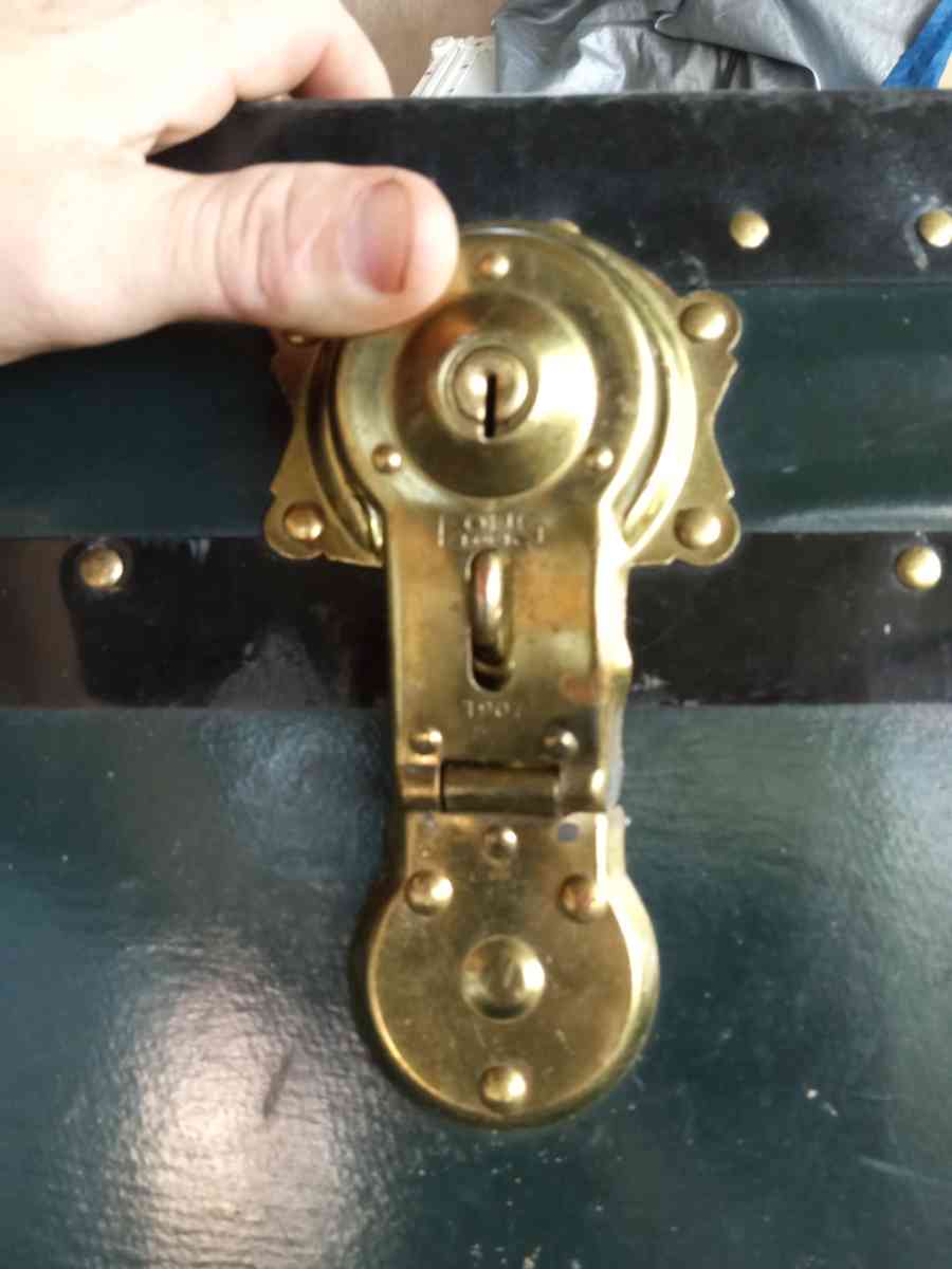 1920s Vacationer Trunk - Lake Wales, Florida - FleaMarketBay