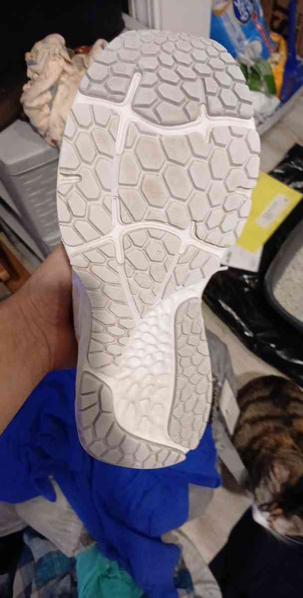 New Balance Womans - Joplin, Missouri - FleaMarketBay