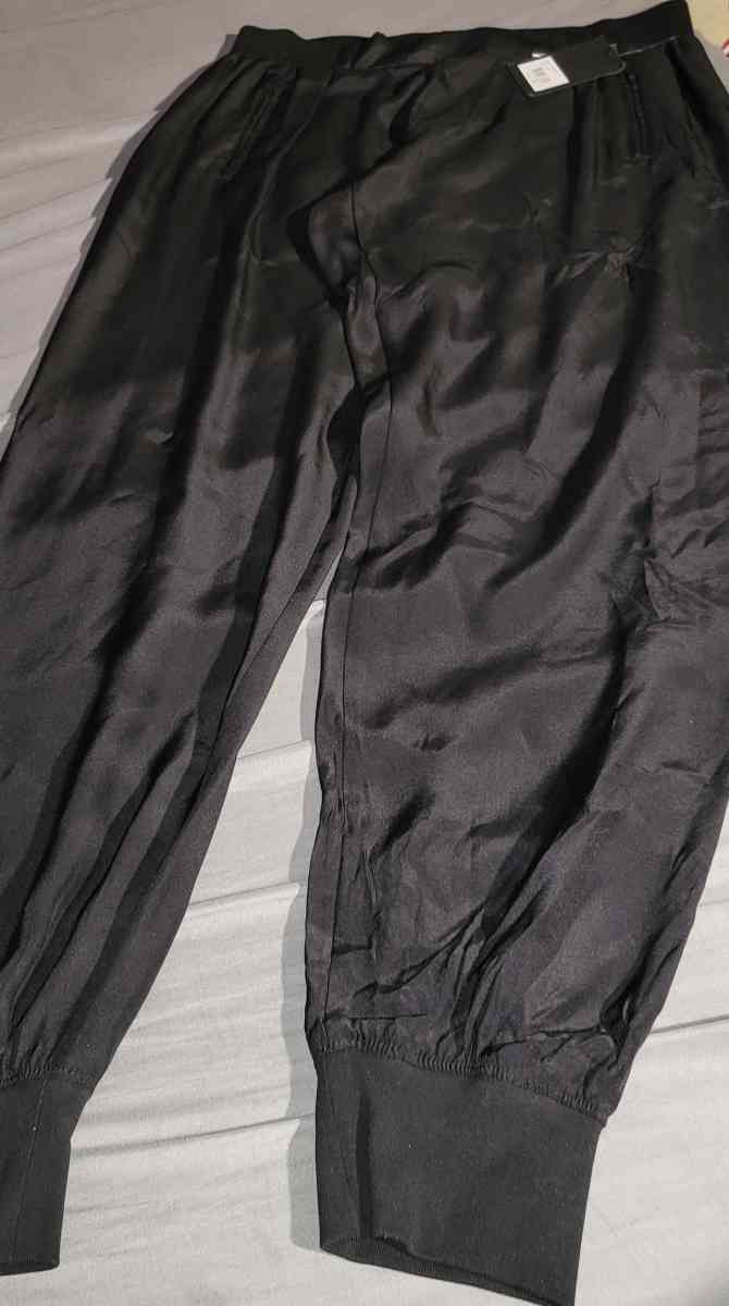 Silk Joggers - Kilgore, Texas - FleaMarketBay