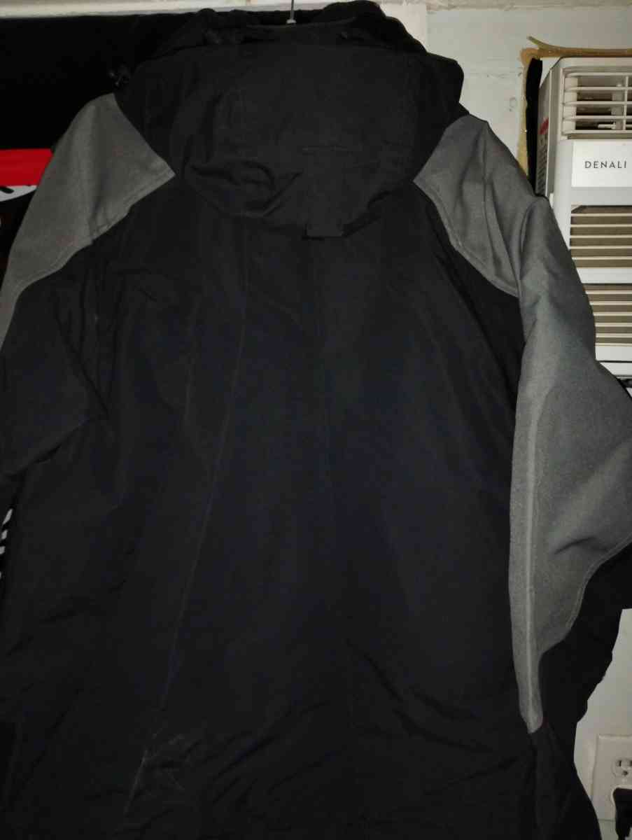 guide wear coat size L - Saint Joseph, Missouri