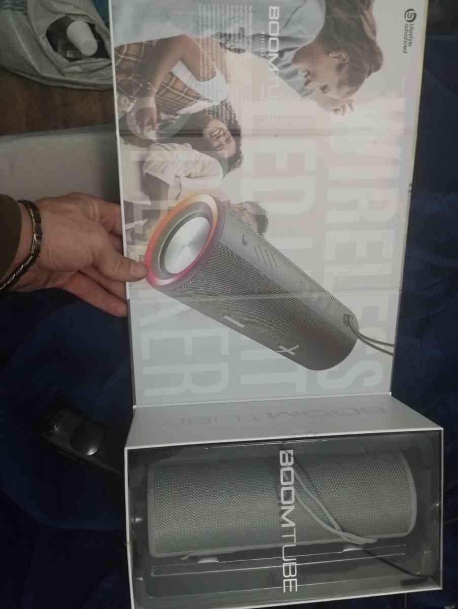 Bluetooth speaker brand new - Auburn, Washington