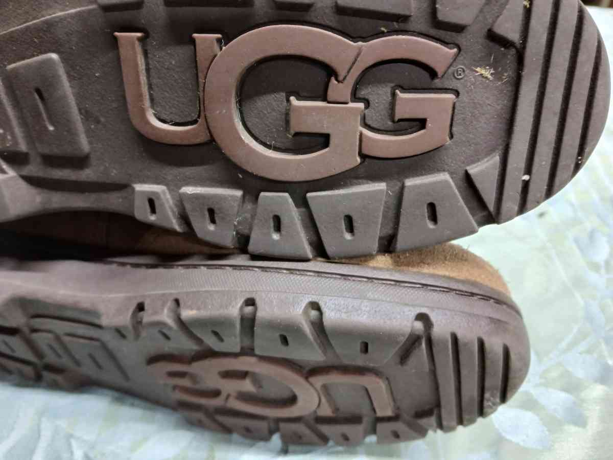 ugg boots - Methuen, Massachusetts - FleaMarketBay