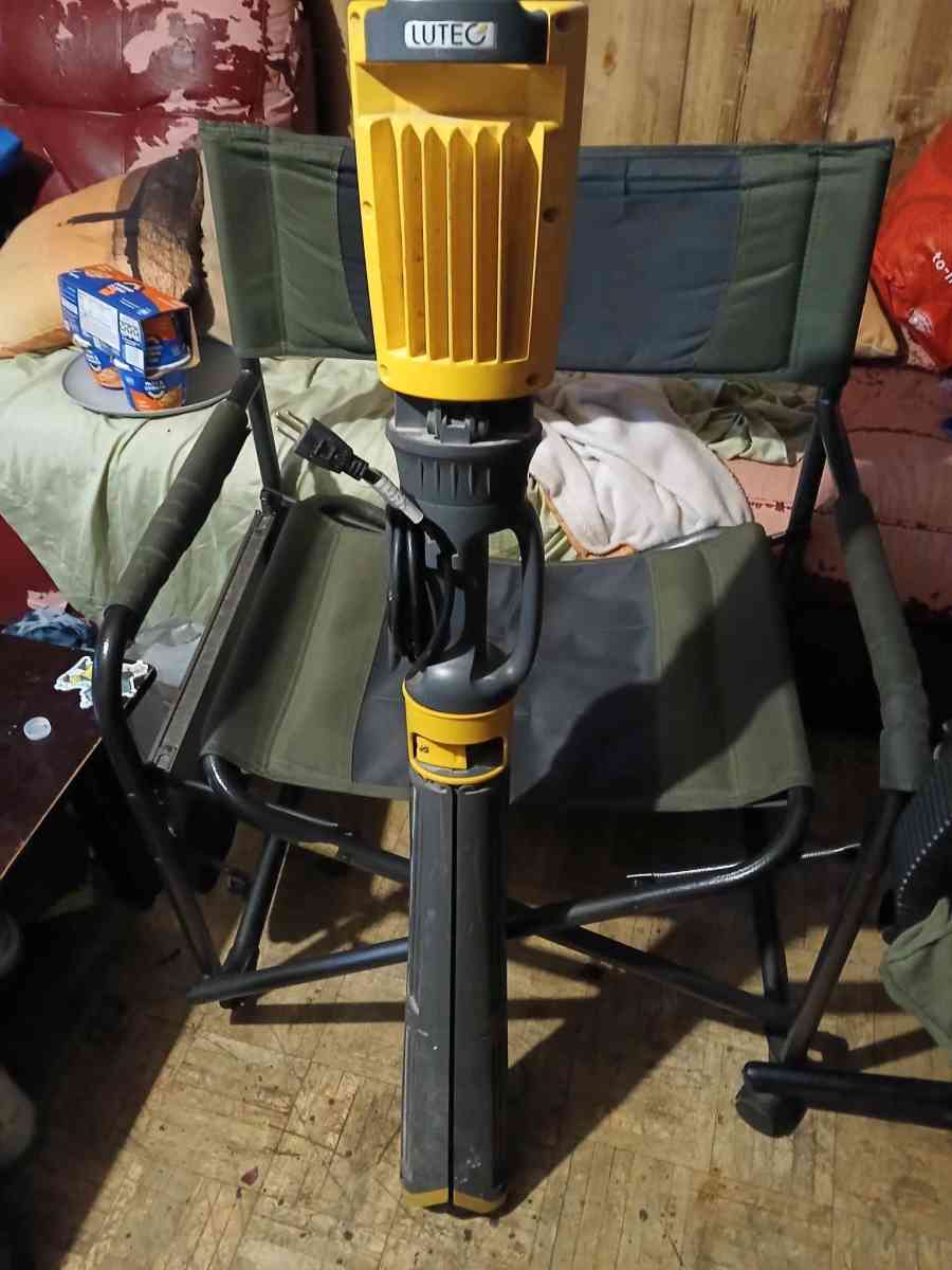 work light - Hollis Center, Maine - FleaMarketBay