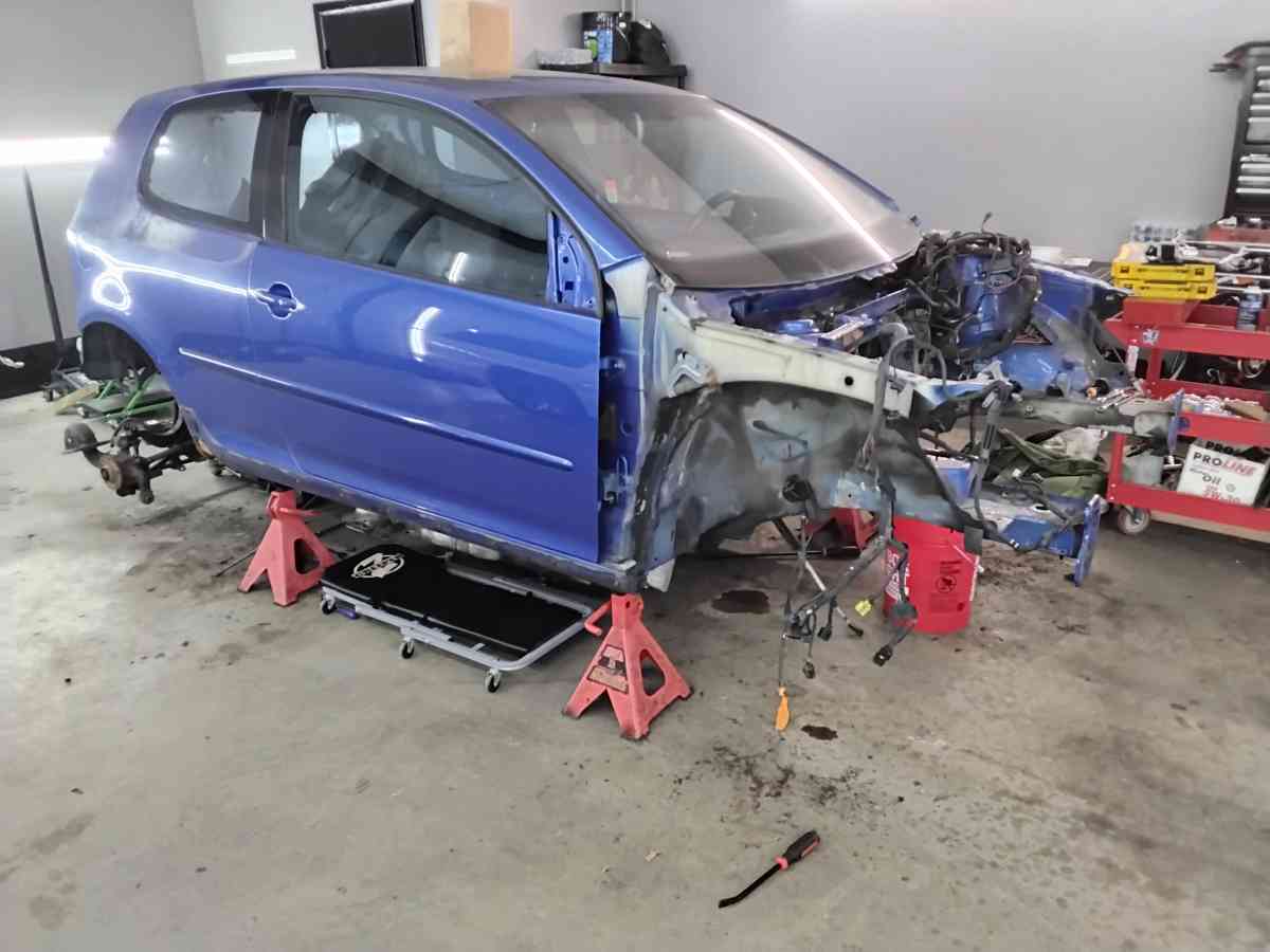 Nice 2008 VW R 32 Shell Carpet and Sunroof No Doors OEM - Williamstown, New Jersey - FleaMarketBay