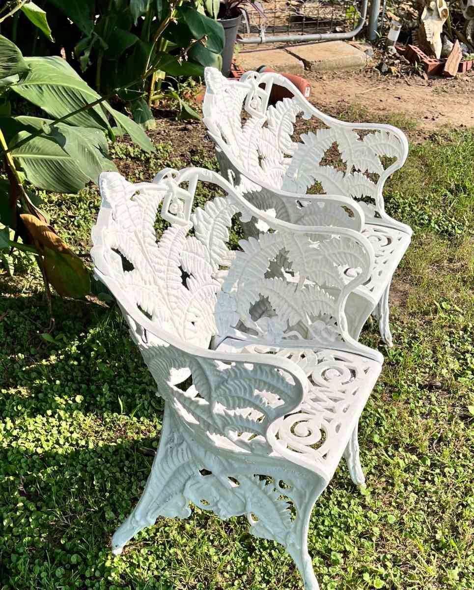 Outdoor Chairs - Madisonville, Texas - FleaMarketBay