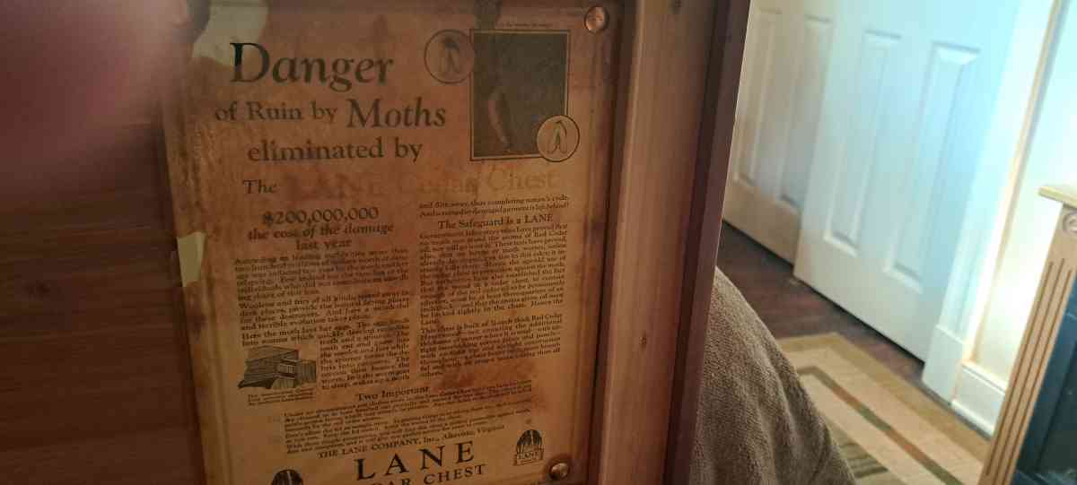 Lane cedar hope chest - Richmond, Virginia - FleaMarketBay