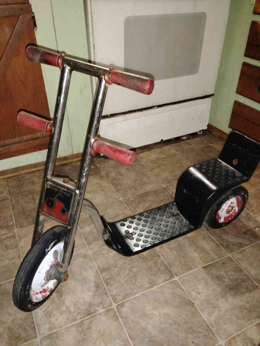 Summary For sale HTF Angeles SILVER RIDER Trike Scooter with - Columbia, Louisiana - FleaMarketBay