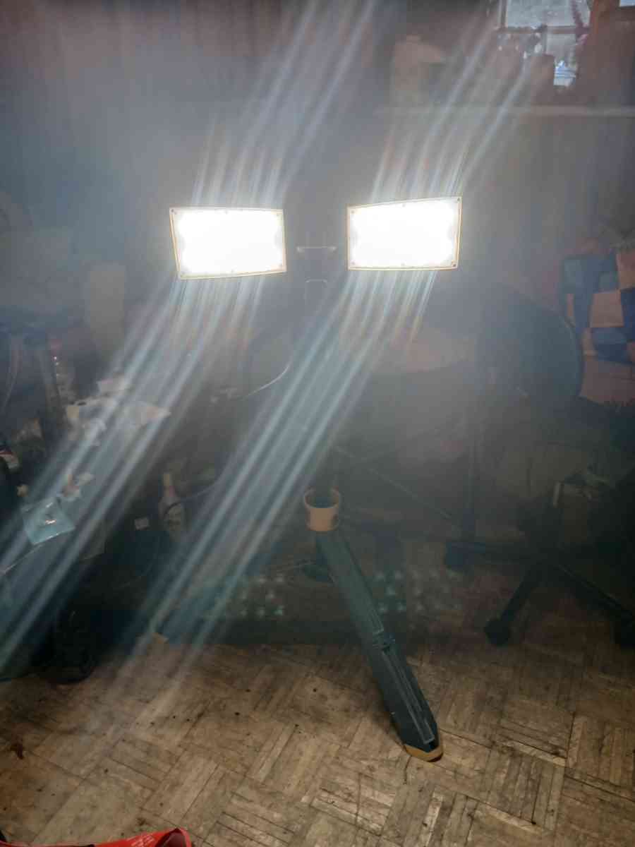 work light - Hollis Center, Maine - FleaMarketBay